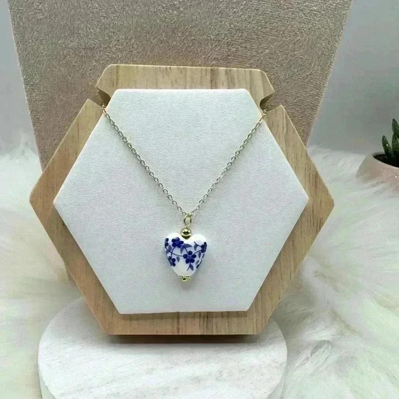 Vintage Porcelain Heart Pendant Necklace - Picture 1 of 4